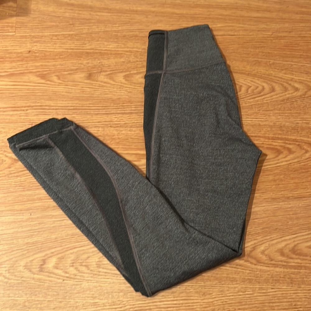 Lululemon Featherlight Tight heathered black size 6 25”